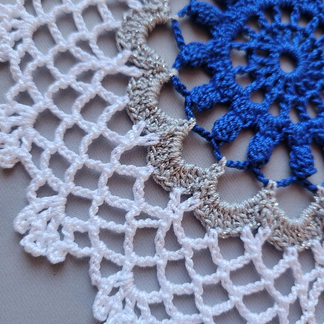 Field of Flowers 7" Holiday Doily