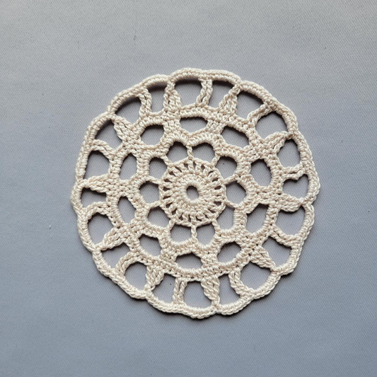 Aperitif 4 1/2" Doily