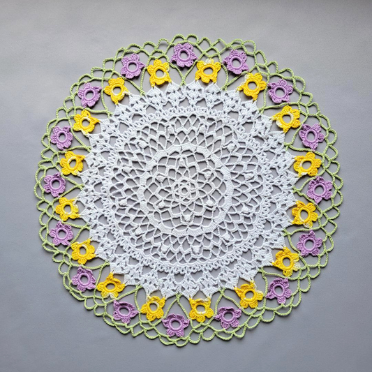 Quelque Fleurs 15" Doily