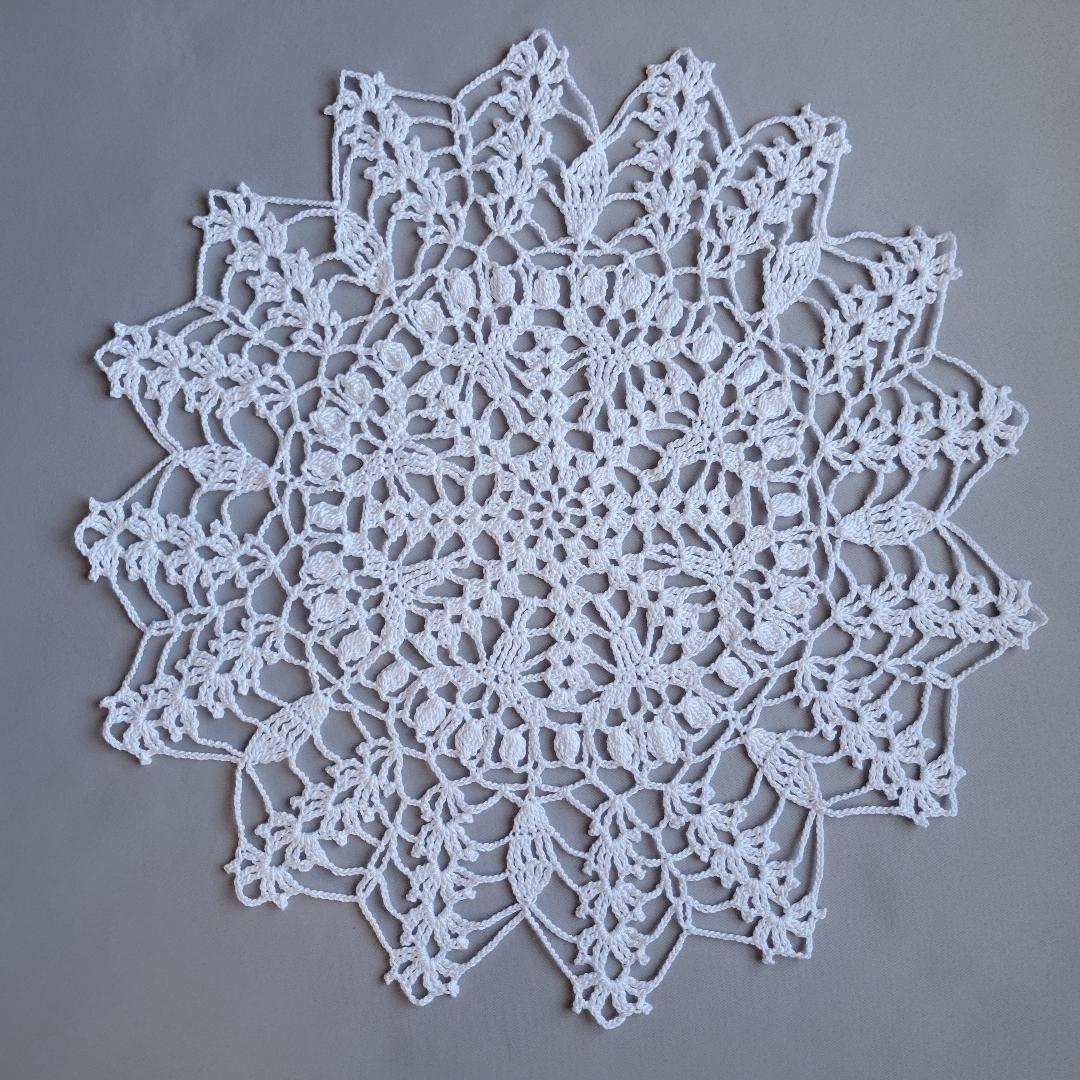 Small Stanza 14" Doily