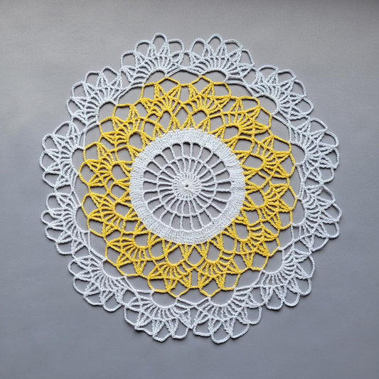 Sunny Round Tray Mat 13 1/2" Doily