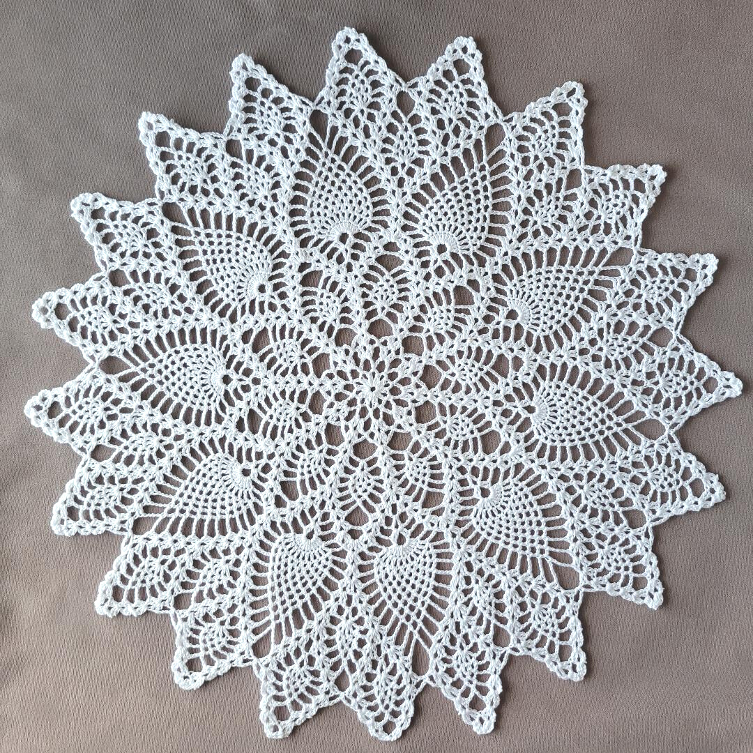 The Best Round Pineapple 19" Doily