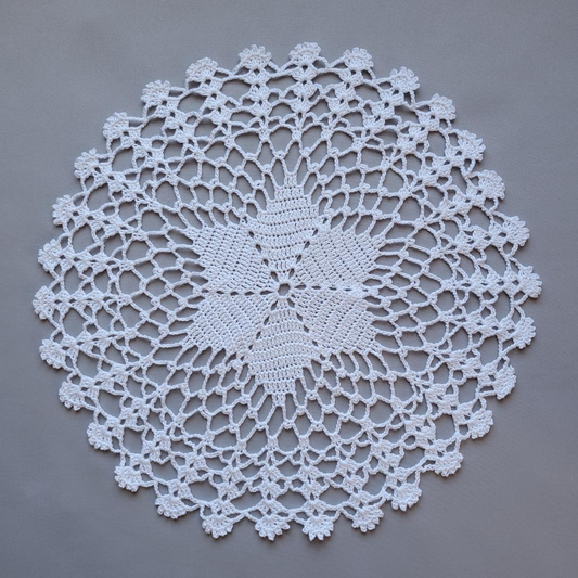 Centro Blanco 12" Doily