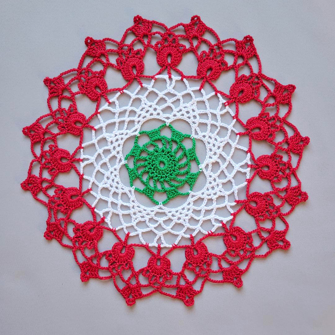 Rondo 10" Christmas Doily