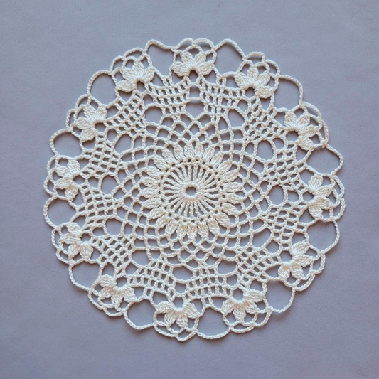 World of Contrasts Jr. 8" Doily