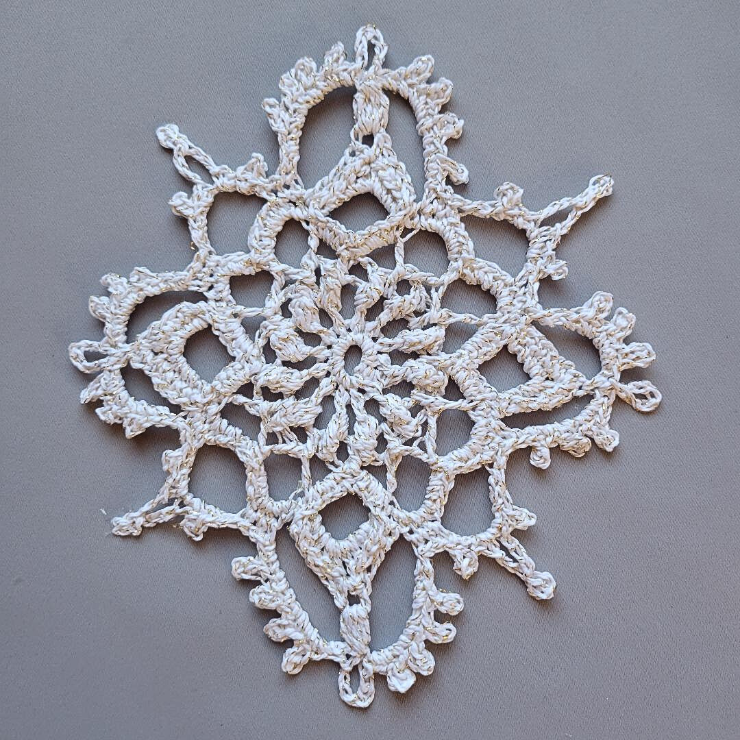 Fancy Golden 8" Star