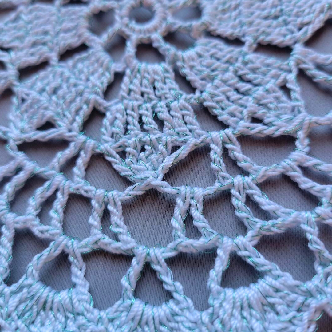 Green Glisten Beautiful Small 7" Doily