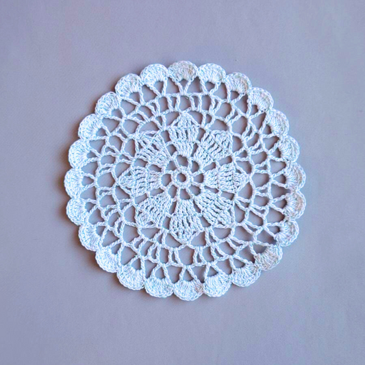 Green Glisten Beautiful Small 7" Doily