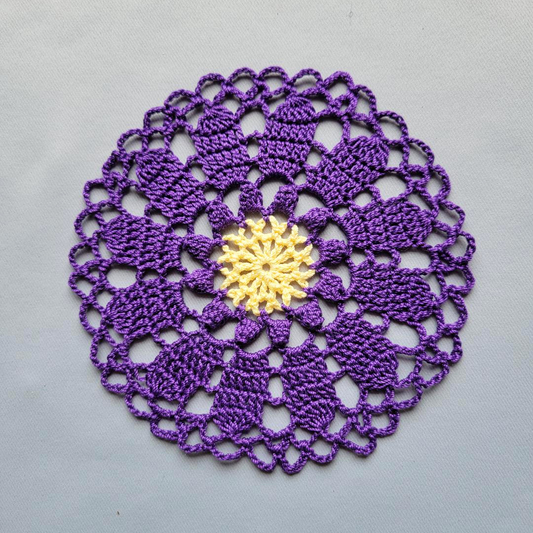 Big Blossoms Center 5" Doily