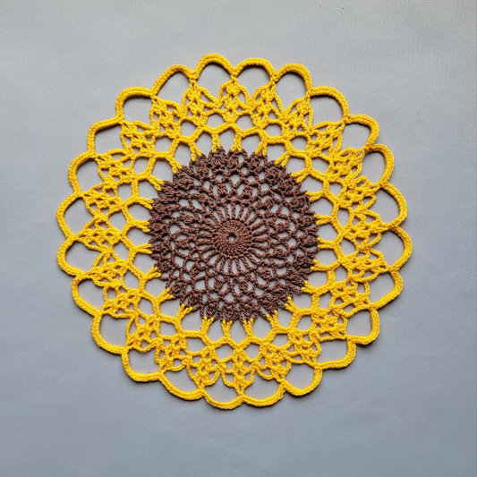 Artistry Jr. Sunflower 9" Doily