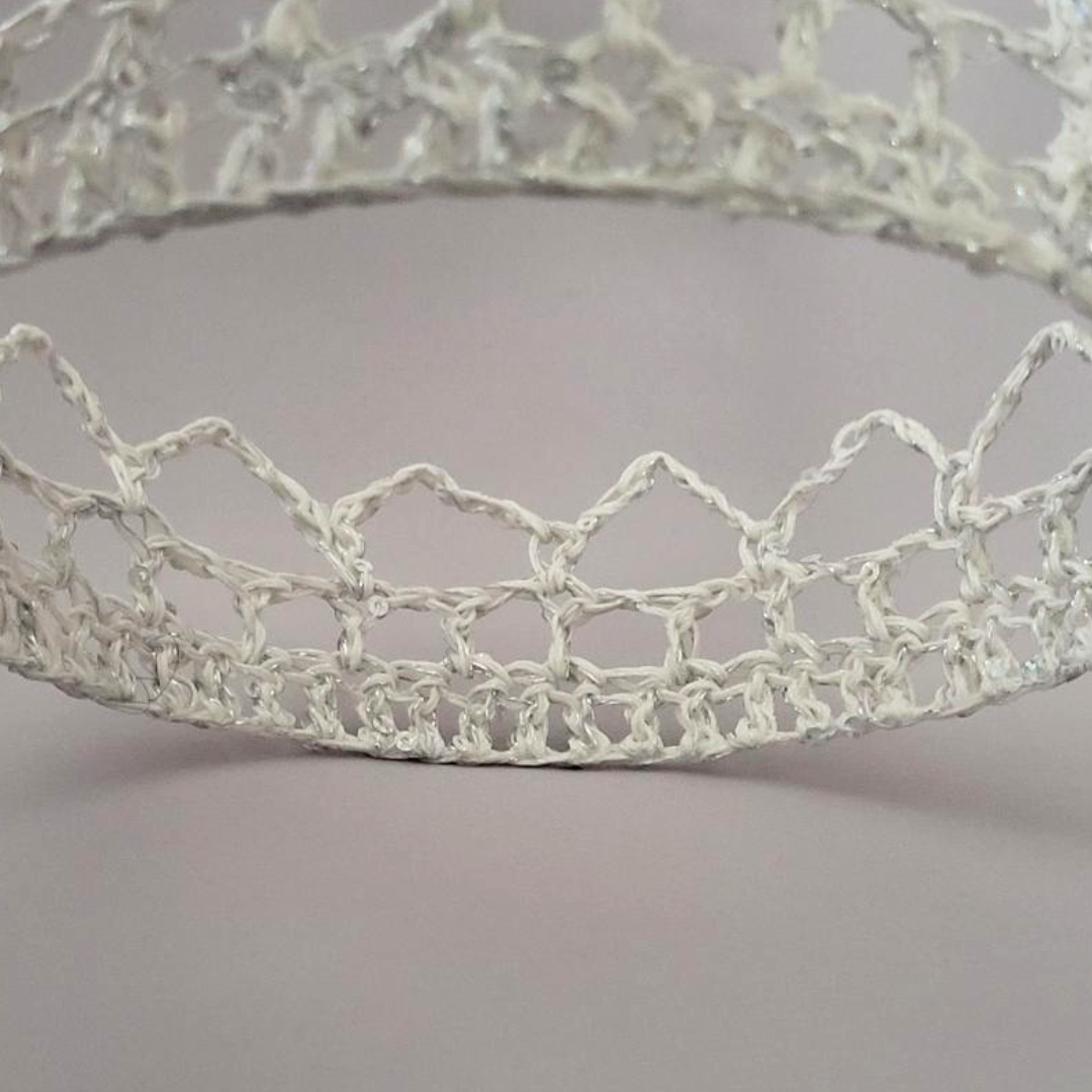 White/Silver 6" Crown IV