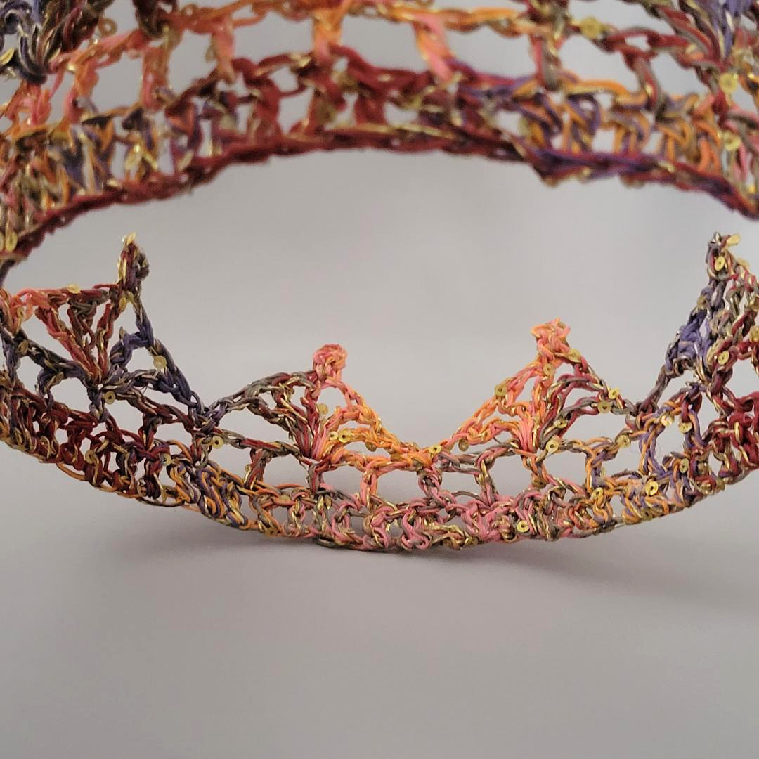 Tie Dye/Gold 6" Crown II