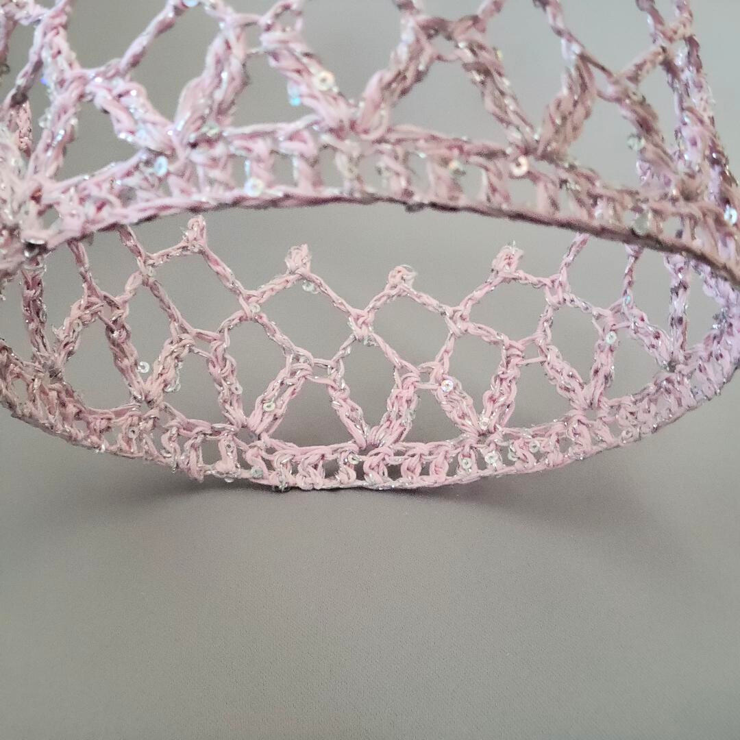 Light Pink/Silver 6" Crown III