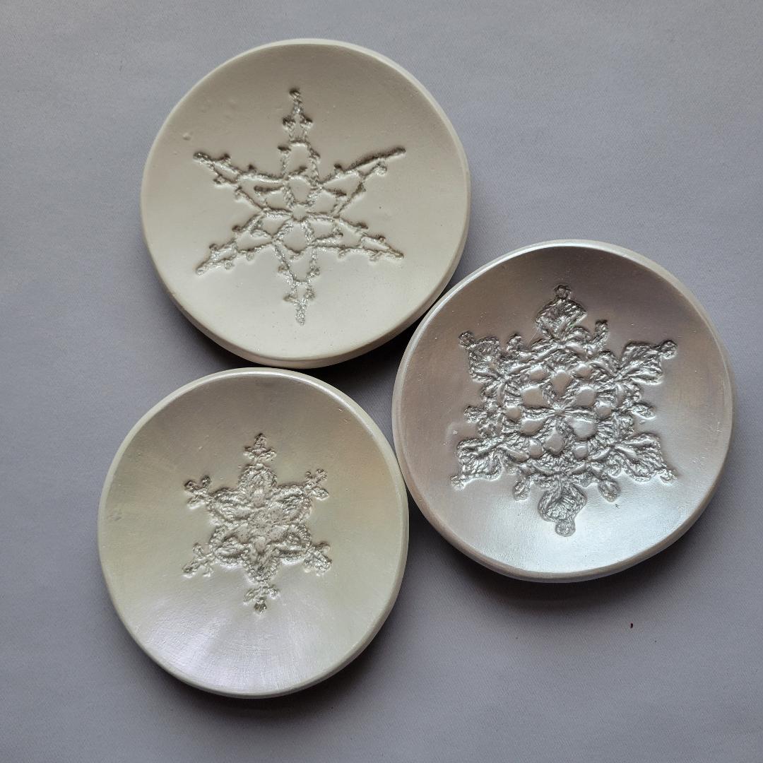 Winter Snowstorm Dish Set