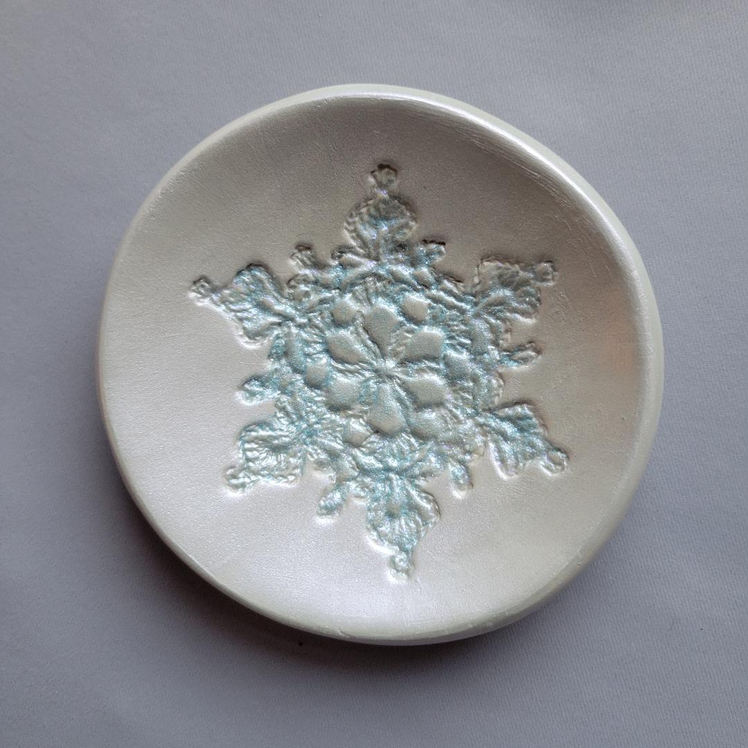 Sparkly Snowflake Dish Set