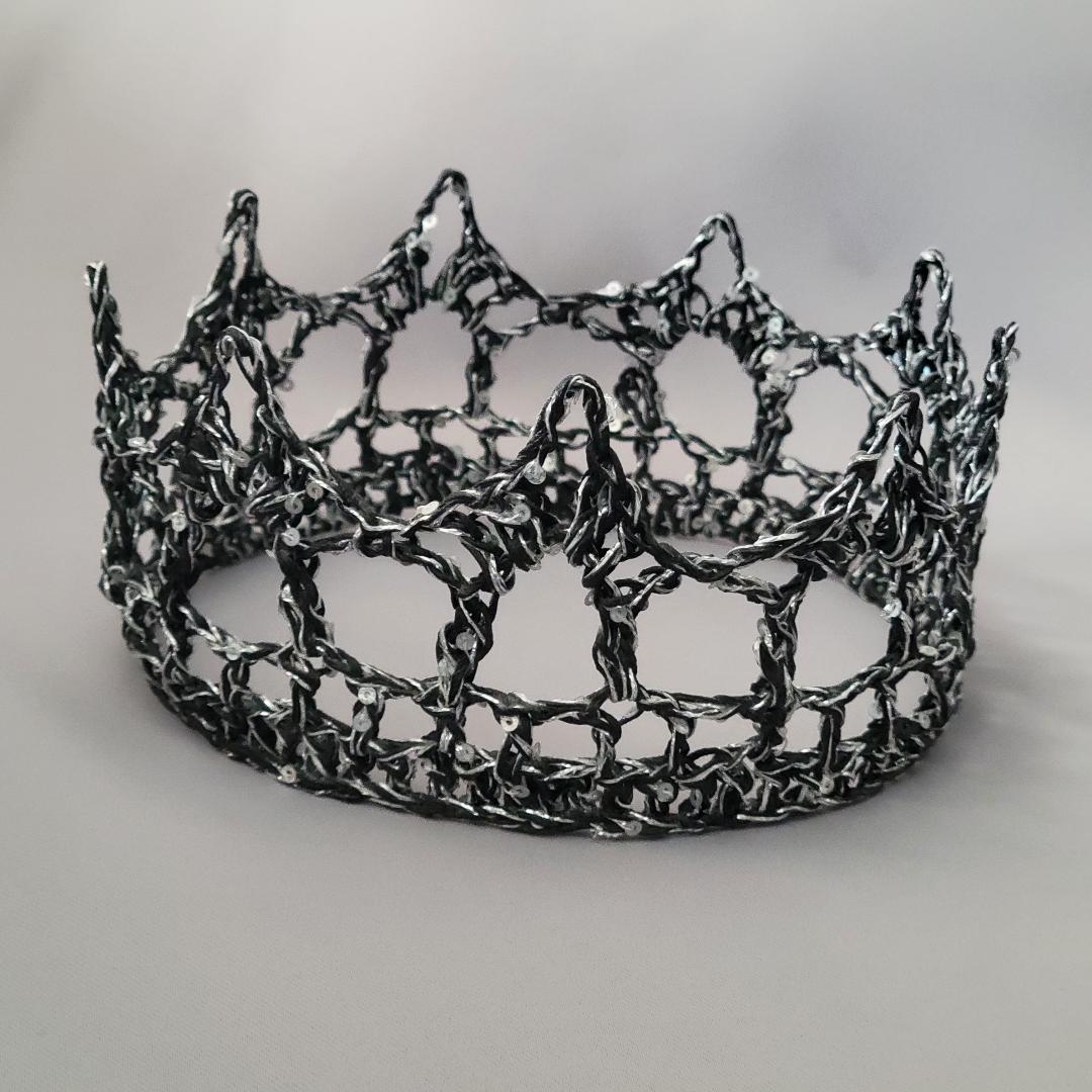 Black/Silver 6" Crown