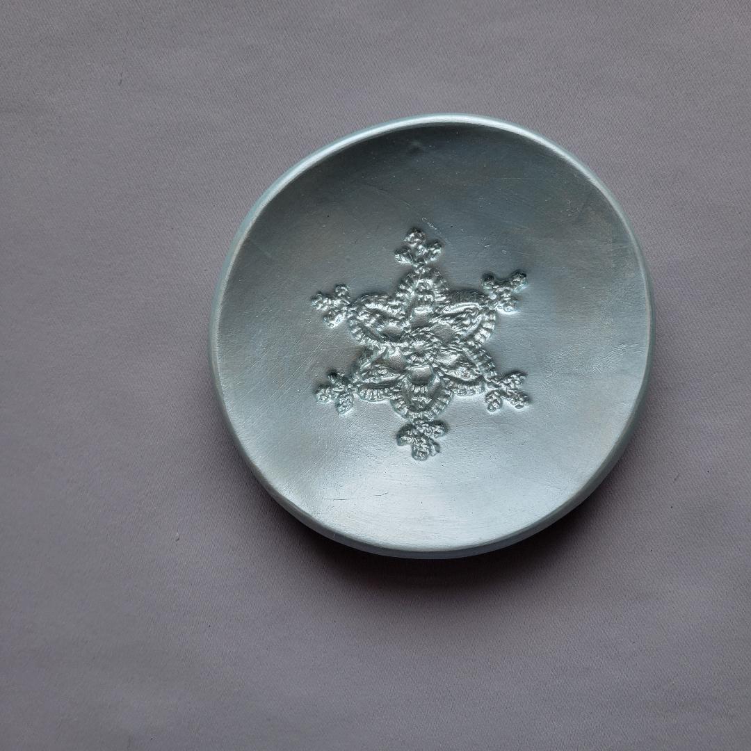 Sparkly Snowflake Dish Set