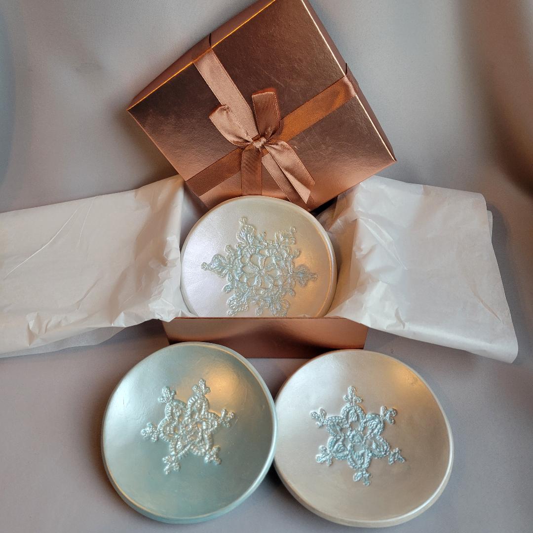 Sparkly Snowflake Dish Set