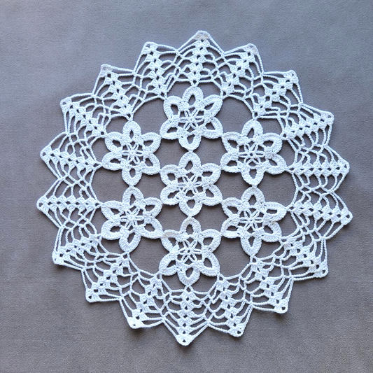 Diva 13" Doily