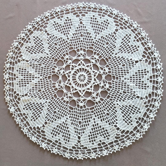 Full Hearts 25" Doily