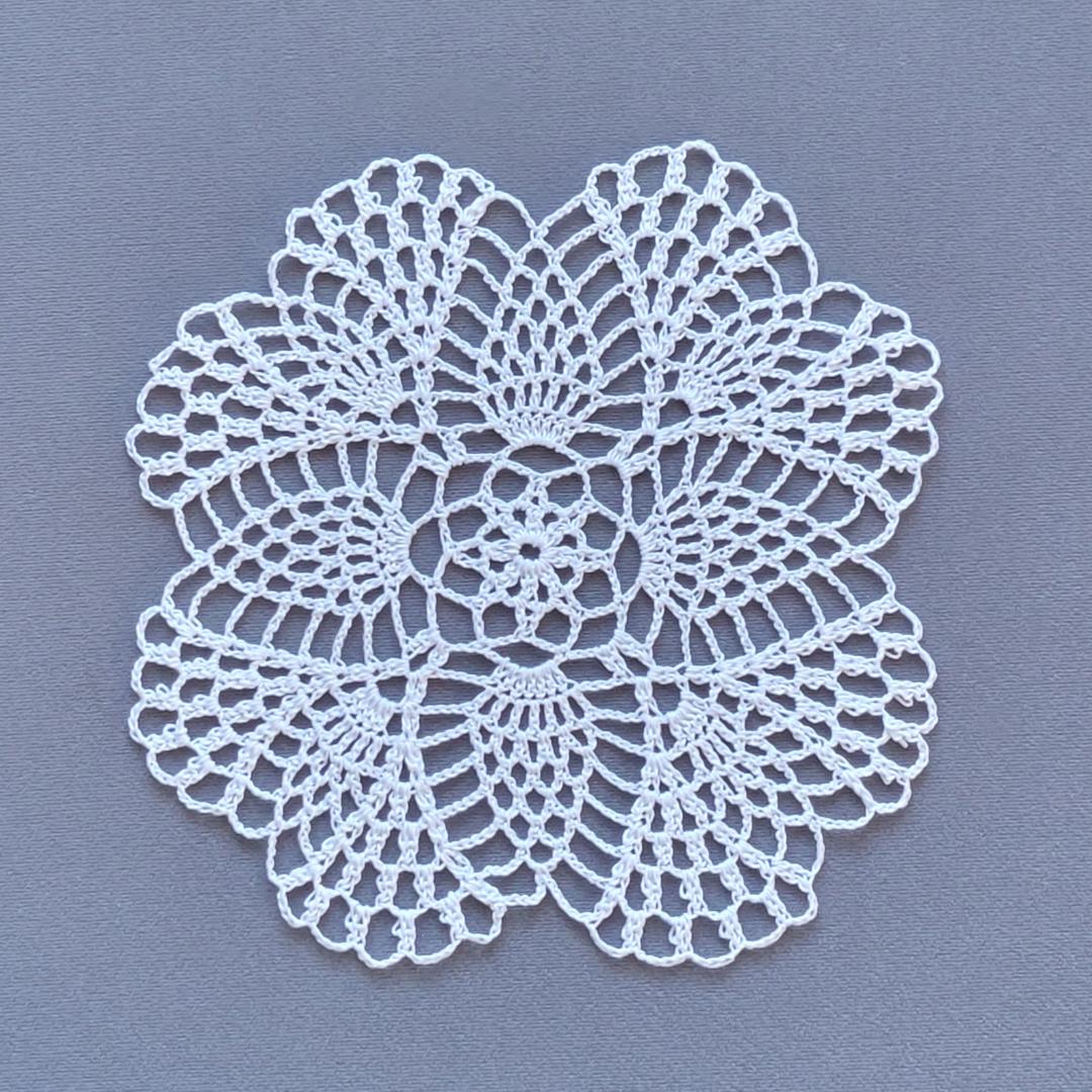 Square Bubble 8"x8" Doily