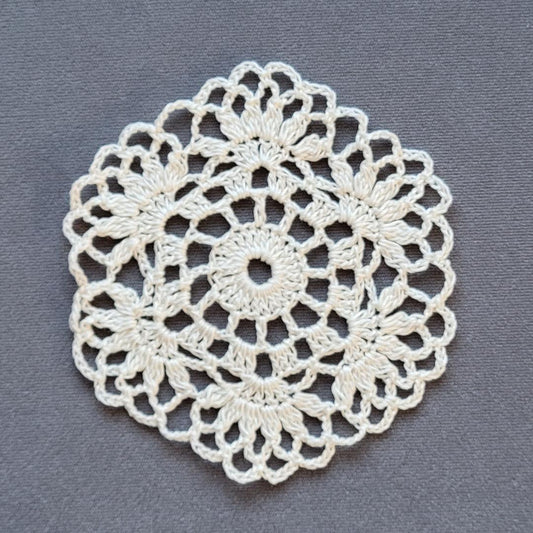 Dutch Hook 4 1/2" Doily